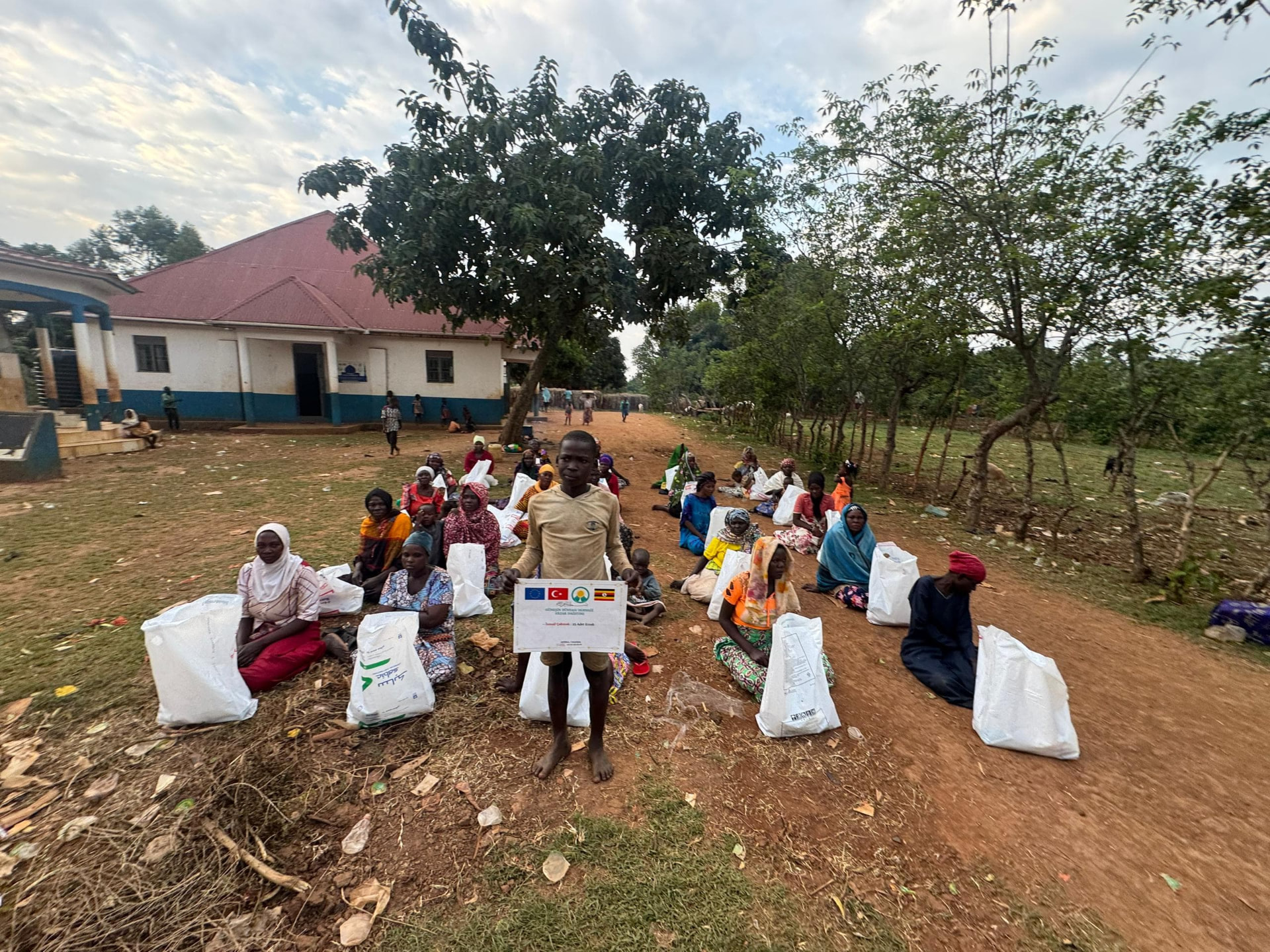 Hilfsarbeit mit Bezug zu Uganda